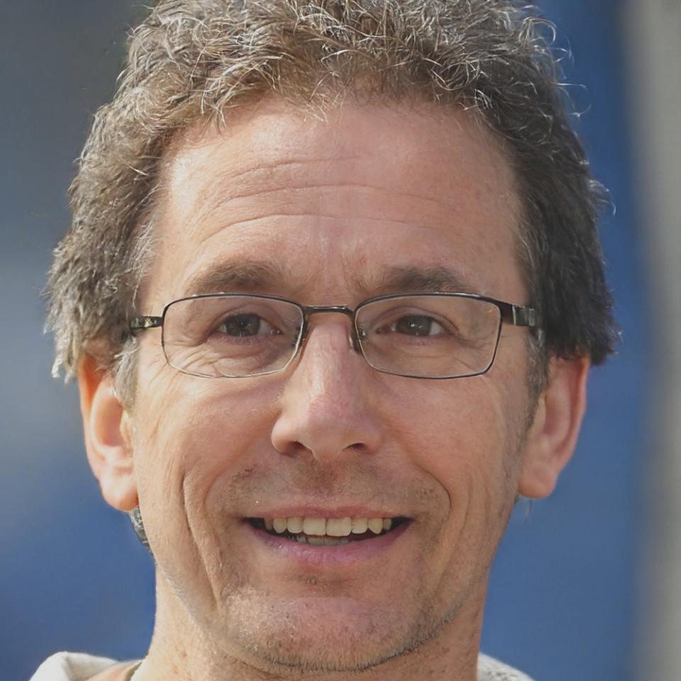 Porträt von Thaddäus Engelbert, Geschäftsführender Partner bei slaidyneglium